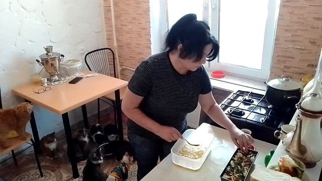 Пироги с черешней и кокосовым кремом