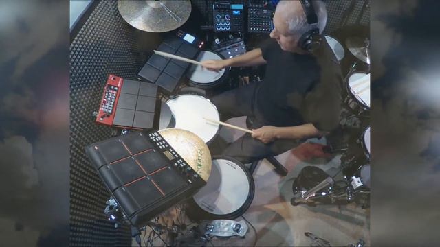 Hybrid drumming over synth & drum/perc loops смотреть онлайн