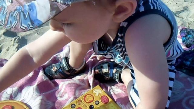 Пицца от Маши и медведя магнитная игра Pizza from Masha and the Bear game Magnetic смотреть онлайн