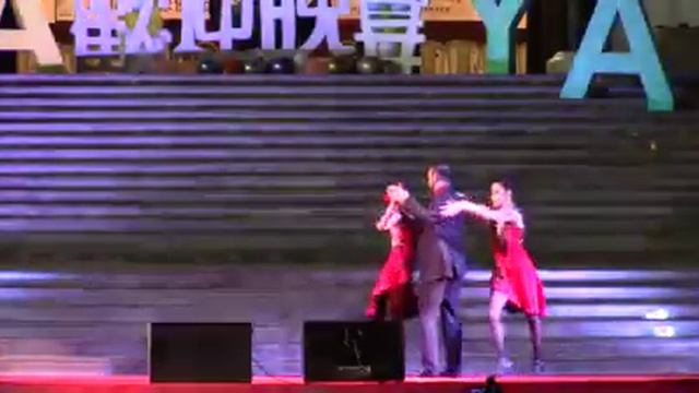 Tango in three - Luy Romero/ Gabrielle Huang/ Bianca Huang - 2019 смотреть онлайн