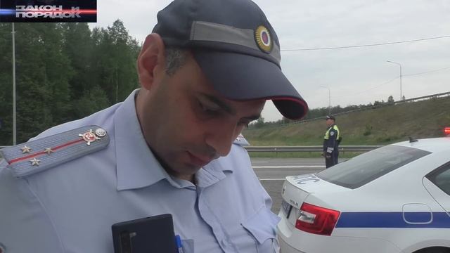 Проверяющий ИДПС Халилова нарушает ПДД!!! смотреть онлайн