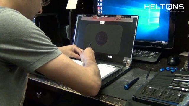 Dell Inspiron 15 3567 - Laptop Screen Replacement Tutorial смотреть онлайн