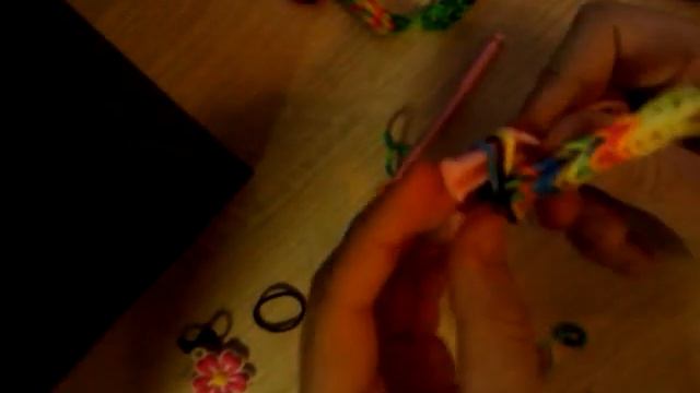 Як зробити з різінок браслет смотреть онлайн
