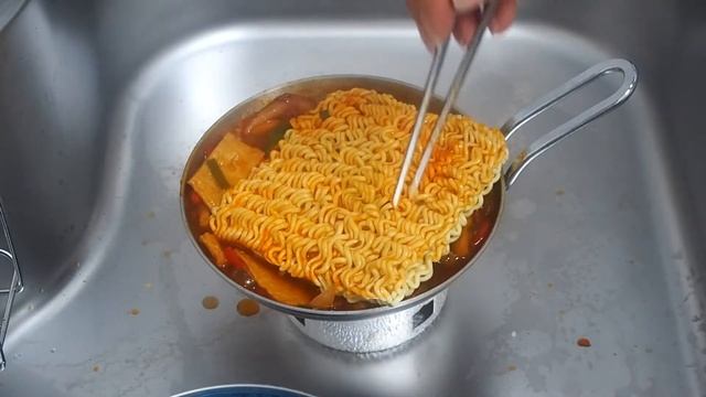 New apartment house cleaning : Day 1, Trangia stove & Kovea mini frypan cooking, Stir-fried Ra-bokk смотреть онлайн