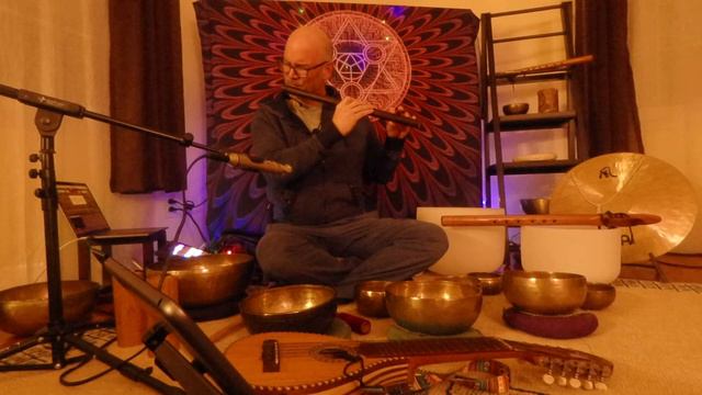 Solar Plexus Chakra Flute and Tibetan Singing Bowl Meditation - Sonic Relaxation, and Anxiety Relie смотреть онлайн