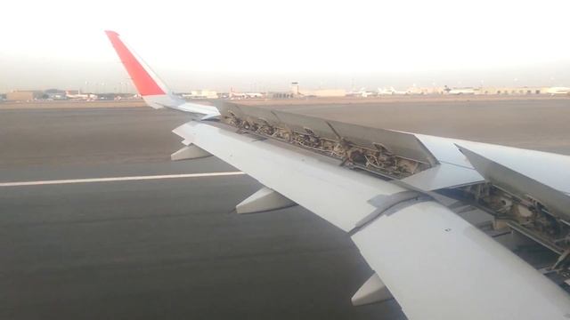 Landing in beautiful city Sharjah Airport in #Airarabia Flight смотреть онлайн