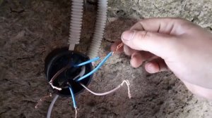 Как подключить лампочку и выключатель в коробке своими руками