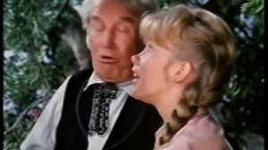 Maurice Chevalier & Hayley Mills - «Enjoy It» - '62 HQ