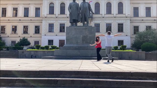 Алина Лезгинка 2022 Девушки Танцуют Красиво С Парнями В Центре Тбилиси Чеченская Песня Alina ALISHK смотреть онлайн