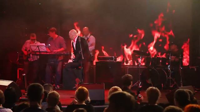 Tito & Tarantula - After Dark. Исполняет Дмитрий Колбин и группа "Ковры" смотреть онлайн