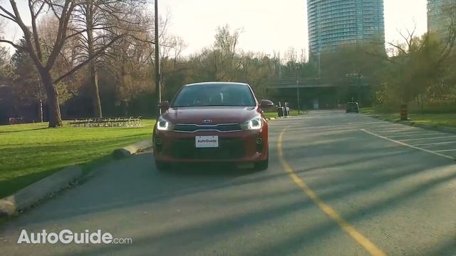 2018 Kia Rio vs Honda Fit Comparison: Which Subcompact Hatchback Is Better? смотреть онлайн