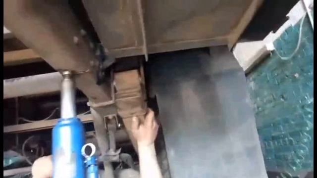 Установка сайлентблока рессоры Газель ПОЛИУРЕТАН 3302 2217 2705 ГАЗ | 3302-2902027 SB70-101 смотреть онлайн