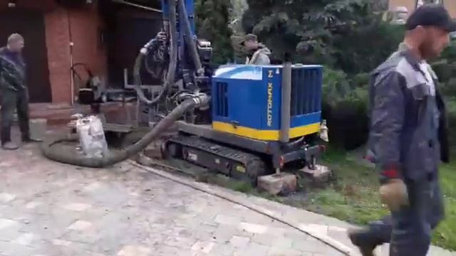 Бурение гусеничной установкой