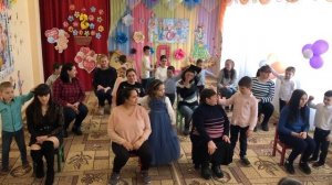 ТРОГАТЕЛЬНЫЙ ТАНЕЦ ДЕТЕЙ И РОДИТЕЛЕЙ