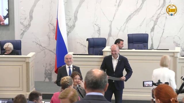 36-е (внеочередное) заседание Законодательного собрания Ленинградской области смотреть онлайн