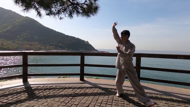 Легендарный комплекс цигун " Игры пяти зверей" от мастера Ли Минь смотреть онлайн