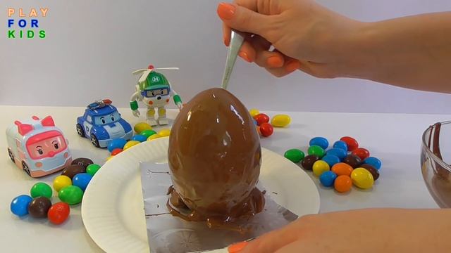 Делаем шоколадное яйцо КИНДЕР МАКСИ вместе с Робокар Поли, Хейли, Эмбер и Роем смотреть онлайн