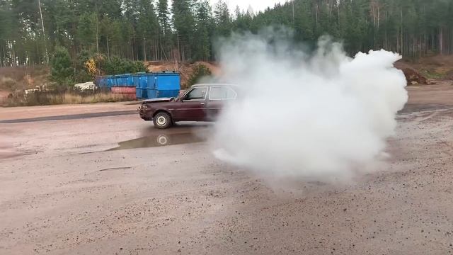 TÅL EN VOLVO 360 MER ÄN EN VOLVO 740?! смотреть онлайн