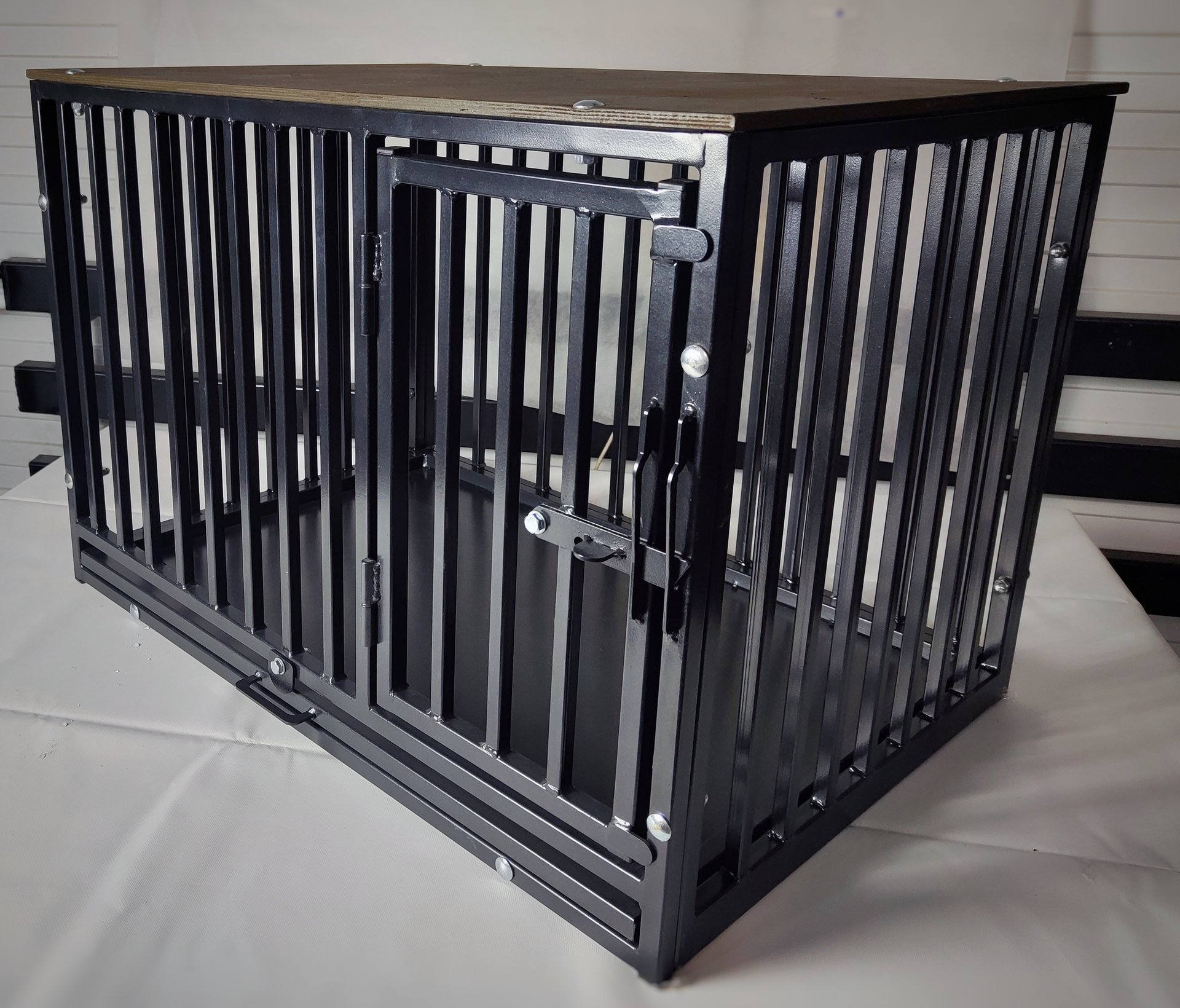 КЛЕТКА ДЛЯ СОБАКИ смотреть онлайн