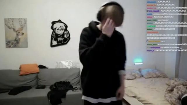 Дипинс первый раз вышел на улицу |  Twitch: Deepins02