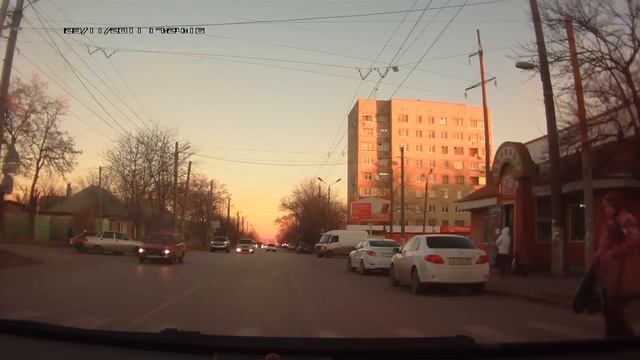 Курица на пешеходном переходе смотреть онлайн