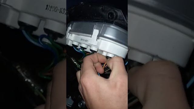 como ponerle luces de colores a tablero de moto y ponerle LED смотреть онлайн