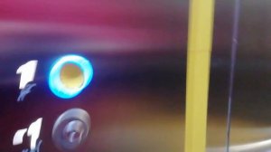 Лифт на станции метро Петровский парк