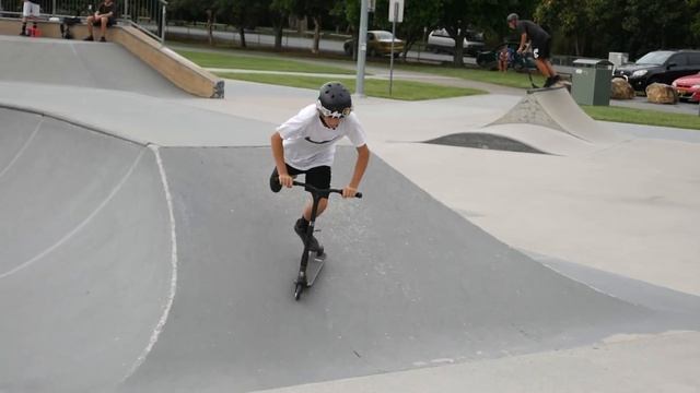 Pulling Tricks Out Of A Hat Game Of Scoot!! смотреть онлайн