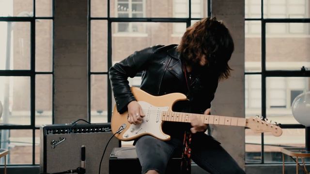 como saber si una guitarra fender es original // guitarra fender original vs replica смотреть онлайн