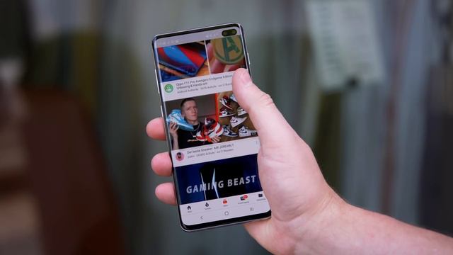 Löcherlich gut: Samsung Galaxy S10 Langzeit-Review! - felixba смотреть онлайн