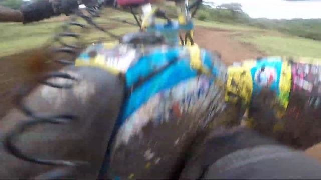 Entrenando en Pista Cascabel Mx en Nicoya - Guanacaste. смотреть онлайн