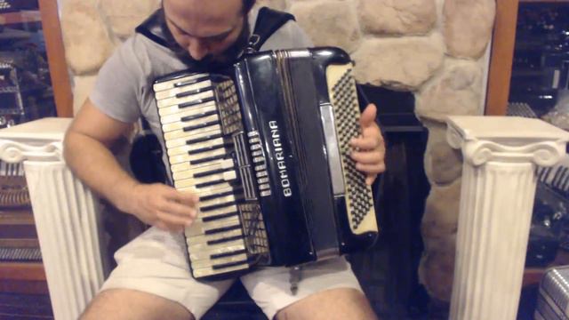 6124 - Black Bomar Bomariana Piano Accordion LMM 41 120 $699 смотреть онлайн