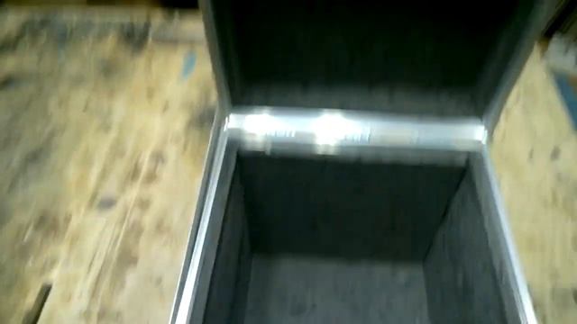 Малый ящик для оборудования смотреть онлайн