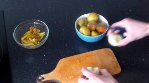 Салат из соленых помидор