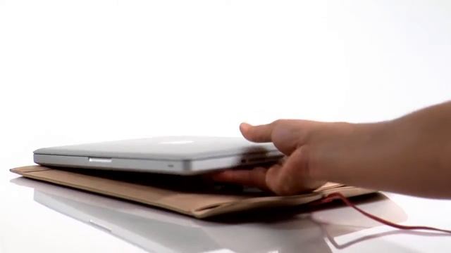 MacBook Air Ad (Parody) with a REAL Manila Envelope Leather Laptop Sleeve смотреть онлайн