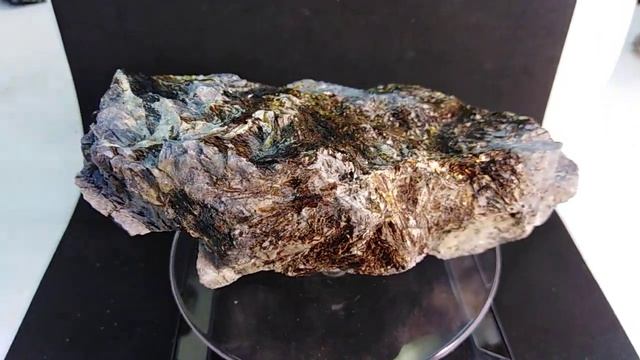 Астрофиллит на альбите. смотреть онлайн