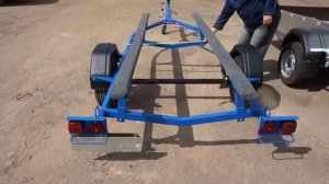 Самый дешевый лодочный прицеп 5 метров для перевозки лодки типа Казанка Багем Ателье Прицепов