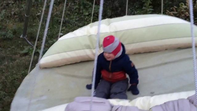 Круглая подвесная парящая кровать смотреть онлайн