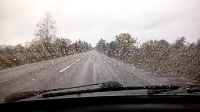 Силикон на лобовом стекле, во время дождя. смотреть онлайн
