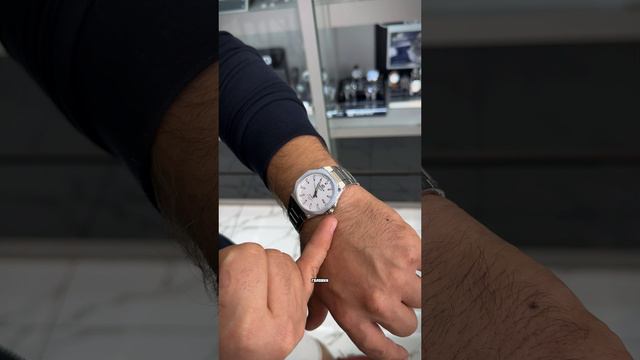 EFV-S108D белые наручные часы от CASIO EDIFICE смотреть онлайн