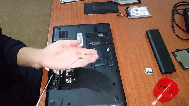 Compaq CQ57 Disassembly смотреть онлайн