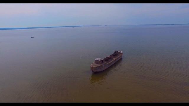 Luftaufnahmen vom Betonschiff bei Redentin смотреть онлайн