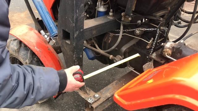 Крепление установки КУН на минитрактор «Уралец-220» смотреть онлайн