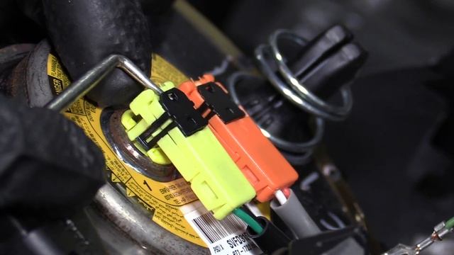 How to Remove Airbag Assembly 12-19 Nissan Versa смотреть онлайн