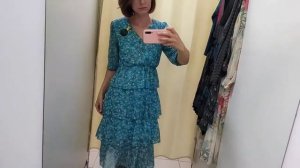 Примерка купальников и платьев в секонд-хенде. Видео из примерочной