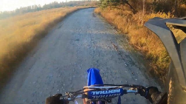 Тест драйв Yamaha YZ250F, ДПС, Катка по лесу | Недостант на питбайке смотреть онлайн
