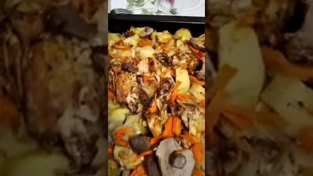 ЖАРКОЕ : КУРИЦА,КАРТОШКА,ГРИБЫ.КЛАССНО ВКУСНО!!! смотреть онлайн