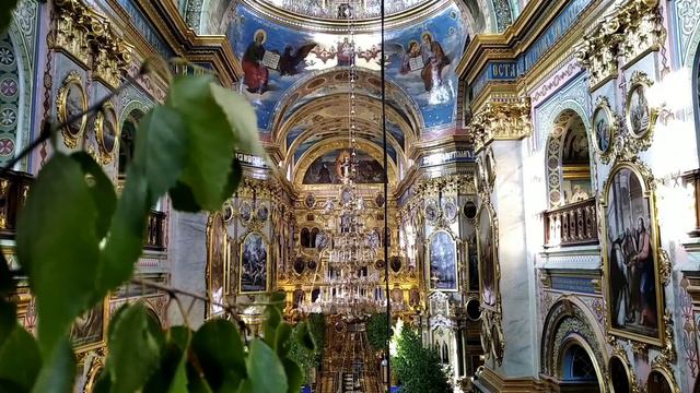 "Во дворєх Твоїх Господі..." Стіхіра П'ятидесятниці. Почаїв Лавра смотреть онлайн