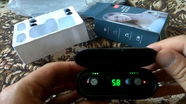 16$ Сенсорние Блютуз наушникик TWS F9 з кейсом 2200 мАч. смотреть онлайн