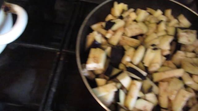 VLOG: Утренние разговоры .Готовлю салат с баклажанами.. На какую камеру я снимаю.